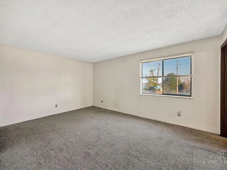 3944 Mack Rd APT 27, Fairfield, OH 45014 