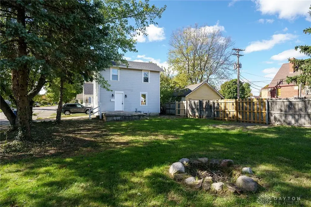1337 Colwick Dr, Dayton, OH 45420 