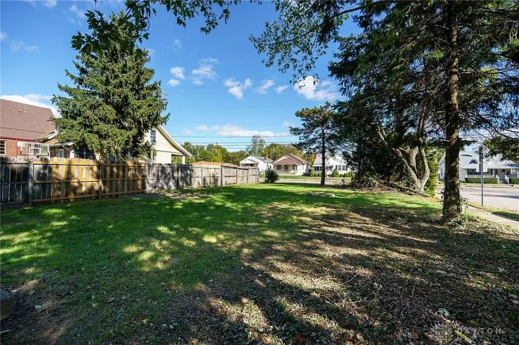 1337 Colwick Dr, Dayton, OH 45420 