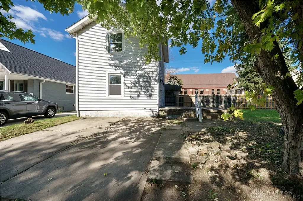 1337 Colwick Dr, Dayton, OH 45420 