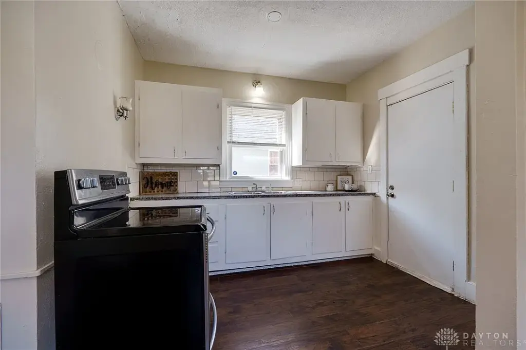 1337 Colwick Dr, Dayton, OH 45420 
