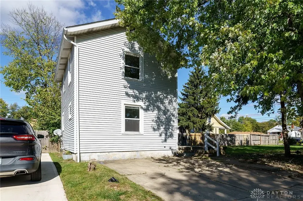 1337 Colwick Dr, Dayton, OH 45420 