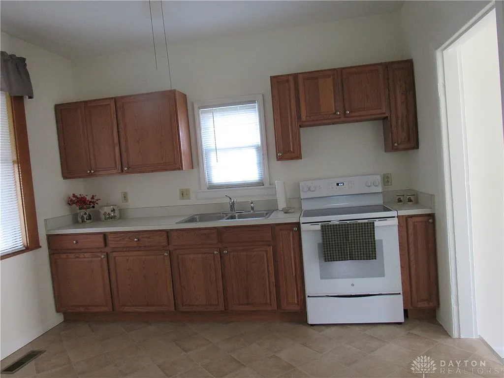 110 S Montgomery St, Union, OH 45322 