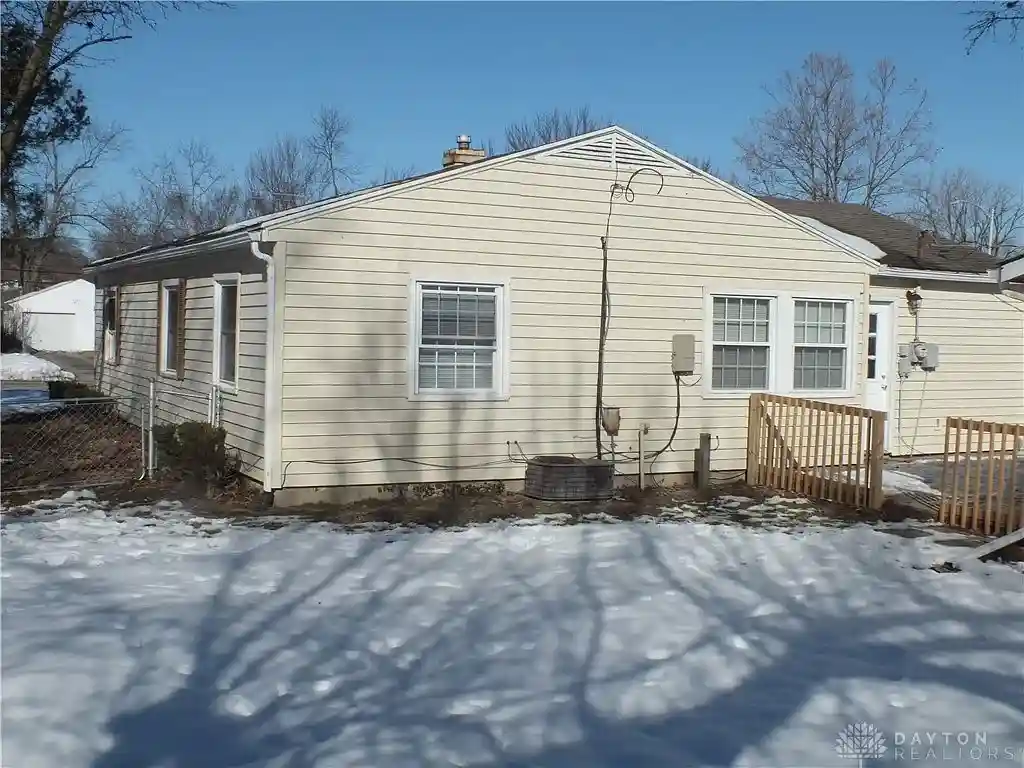 3566 Haney Rd, Dayton, OH 45416 