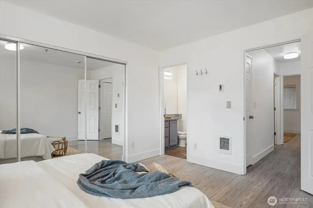 12307 NE 97th Street UNIT B, Kirkland, WA 98033 