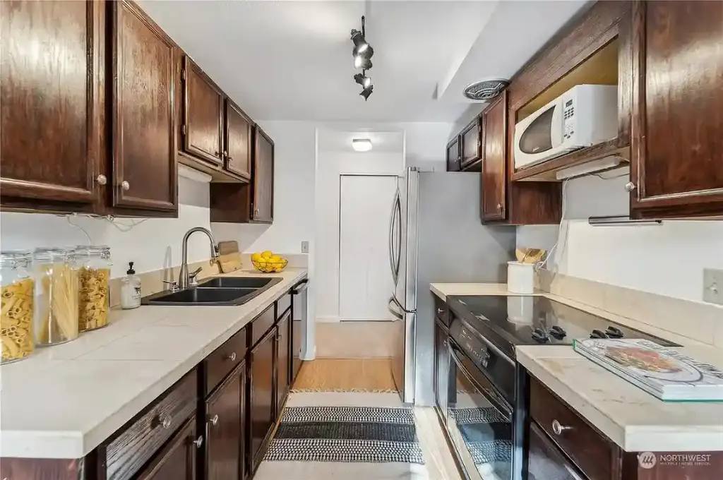 734 N 94th Street UNIT A-3, Seattle, WA 98103 