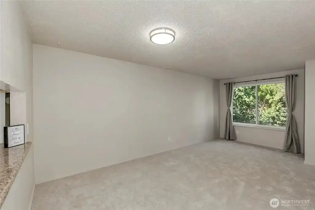 8911 Holly Drive UNIT 207, Everett, WA 98208 