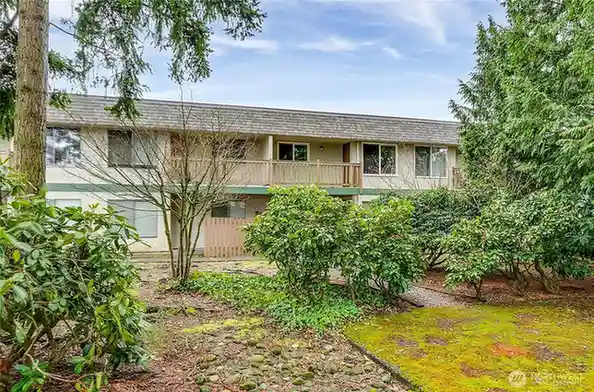 8911 Holly Drive UNIT 207, Everett, WA 98208 