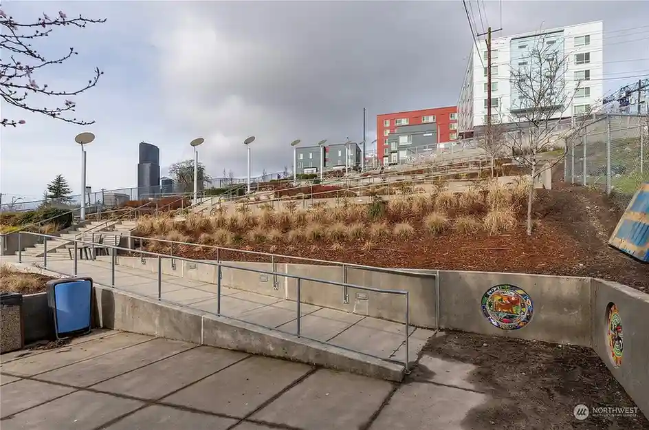 321 10th Avenue S UNIT 616, Seattle, WA 98104 