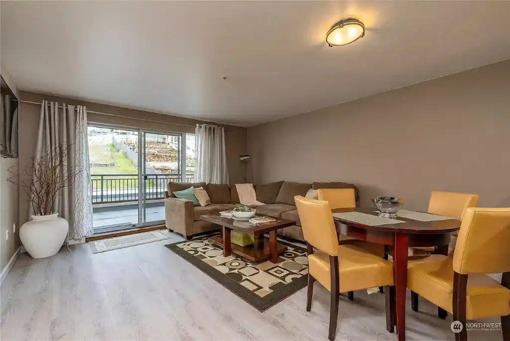 321 10th Avenue S UNIT 616, Seattle, WA 98104 