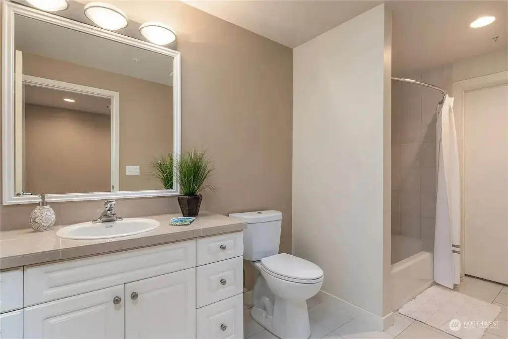 321 10th Avenue S UNIT 616, Seattle, WA 98104 