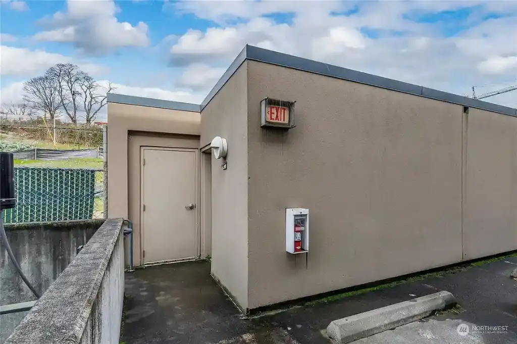 321 10th Avenue S UNIT 616, Seattle, WA 98104 