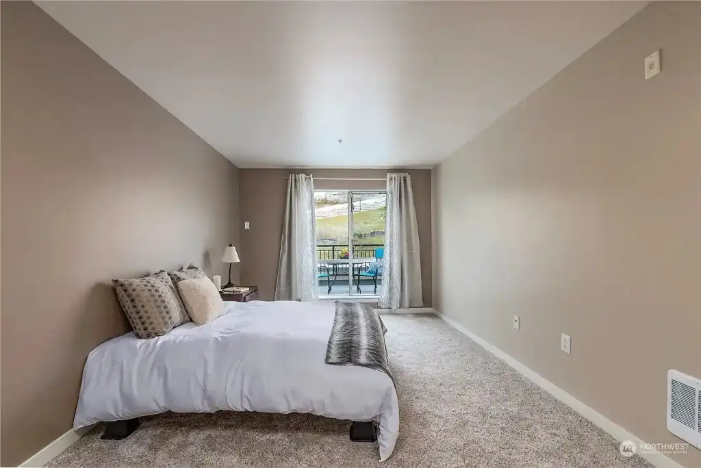 321 10th Avenue S UNIT 616, Seattle, WA 98104 