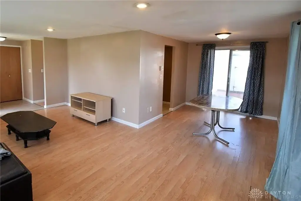 5814 Troy Villa Blvd, Dayton, OH 45424 