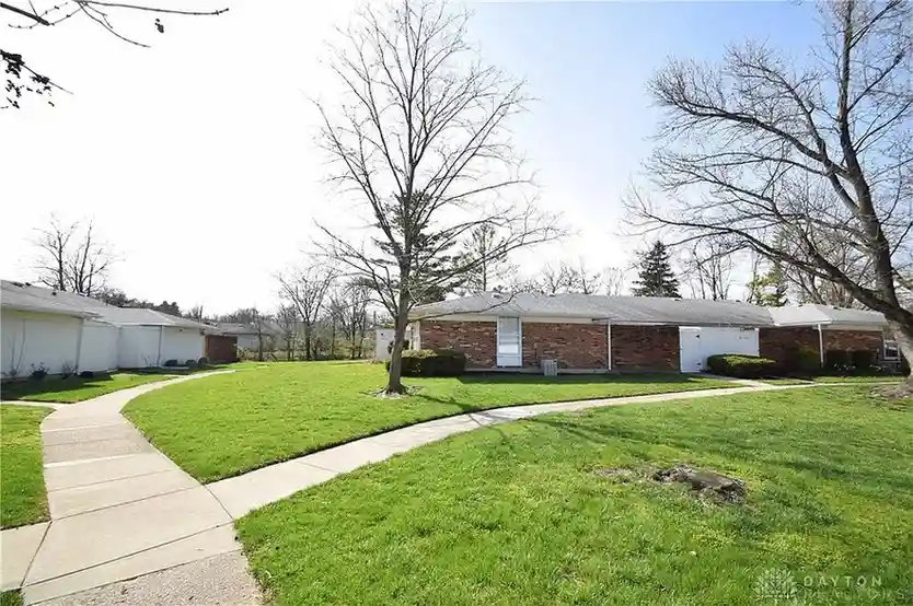 5814 Troy Villa Blvd, Dayton, OH 45424 