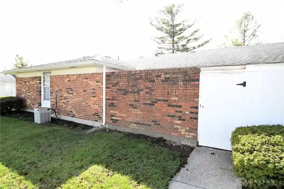 5814 Troy Villa Blvd, Dayton, OH 45424 