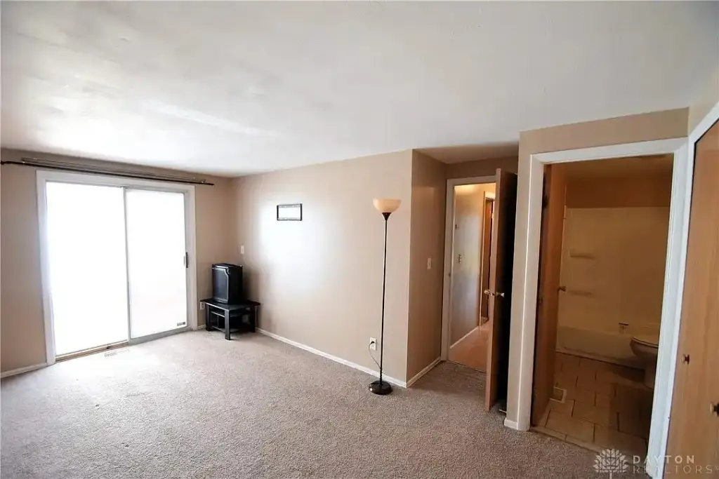 5814 Troy Villa Blvd, Dayton, OH 45424 