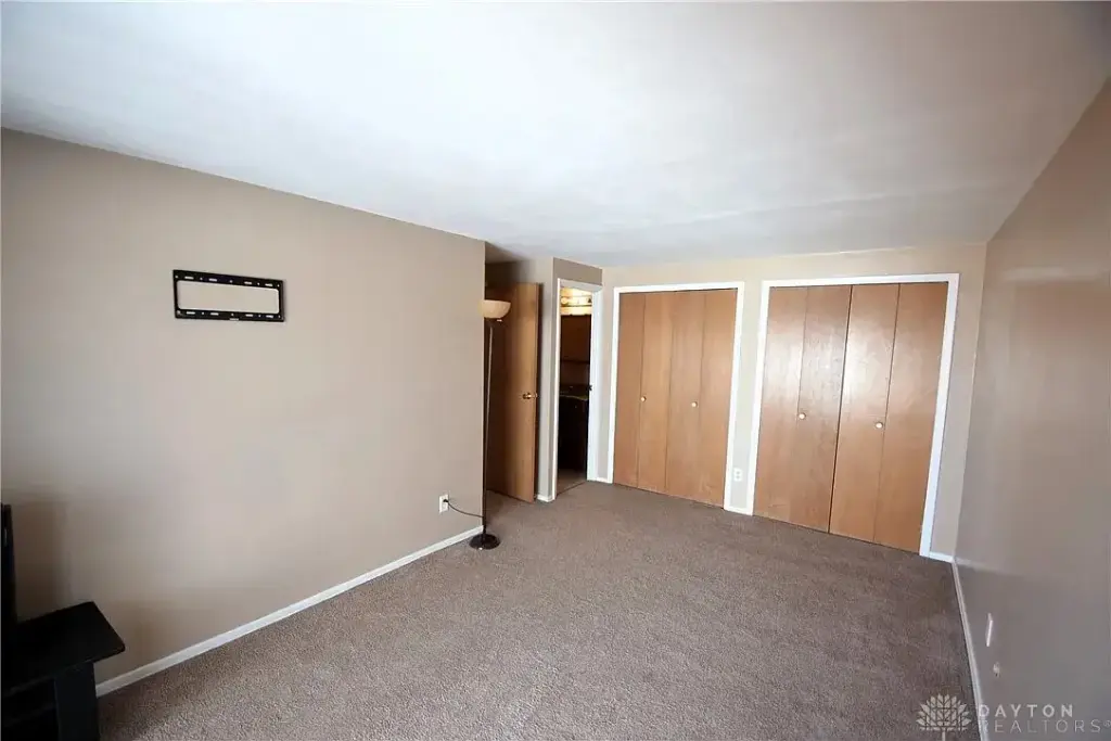 5814 Troy Villa Blvd, Dayton, OH 45424 