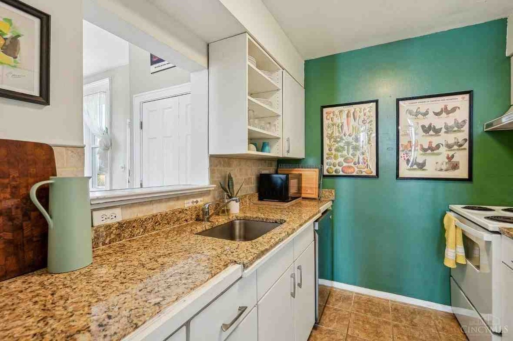 561 Milton St APT E, Cincinnati, OH 45202 