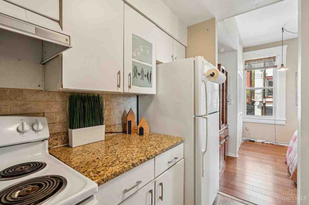 561 Milton St APT E, Cincinnati, OH 45202 