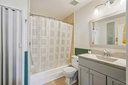 561 Milton St APT E, Cincinnati, OH 45202 