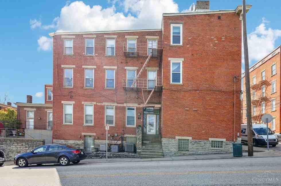 561 Milton St APT E, Cincinnati, OH 45202 