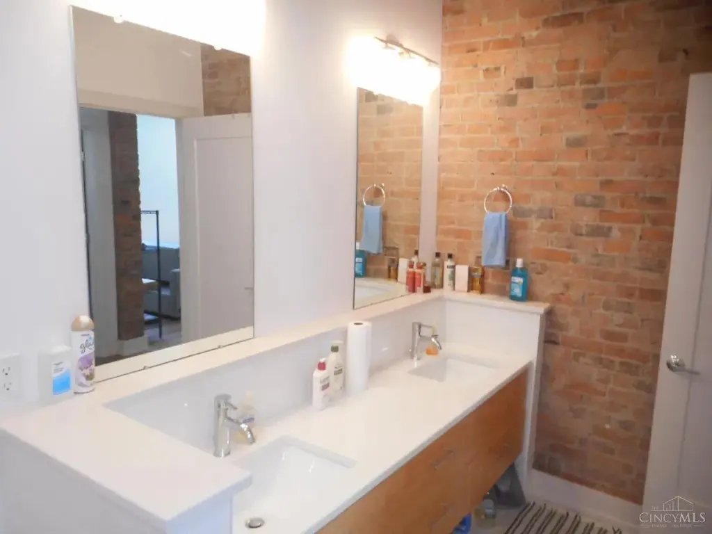 26 W 15th St #5F, Cincinnati, OH 45202 