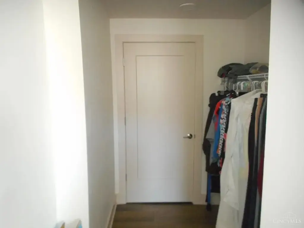 26 W 15th St #5F, Cincinnati, OH 45202 