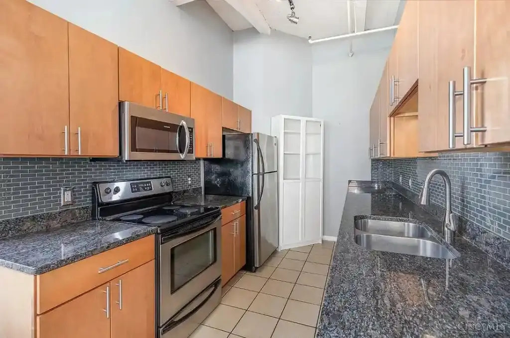 335 W 5th St UNIT 403, Cincinnati, OH 45202 
