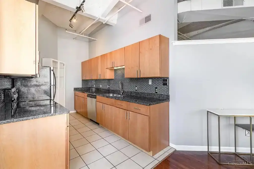 335 W 5th St UNIT 403, Cincinnati, OH 45202 