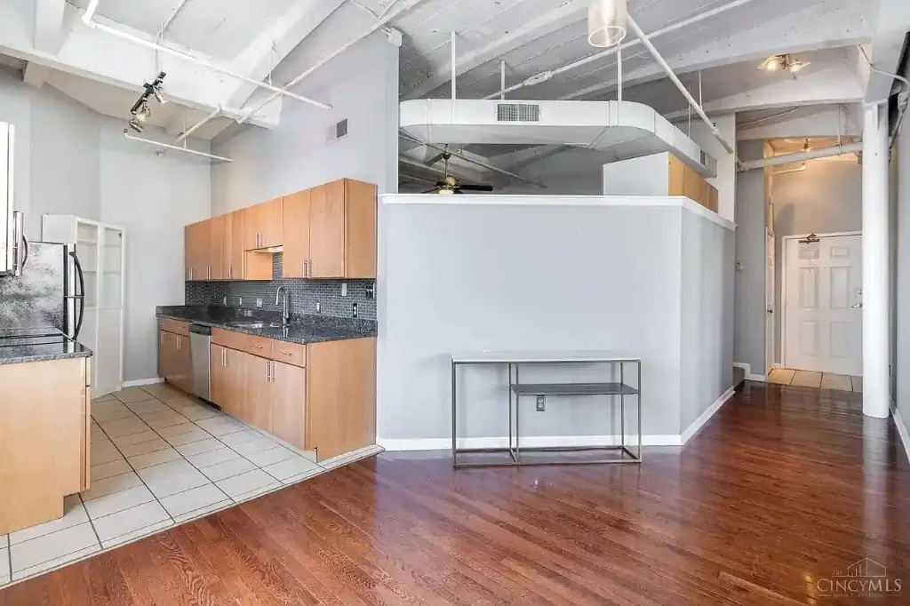335 W 5th St UNIT 403, Cincinnati, OH 45202 