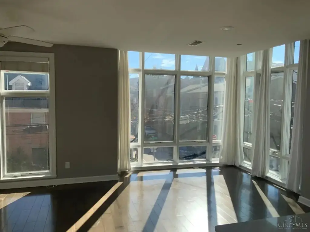 116 W 15th St #206, Cincinnati, OH 45202 