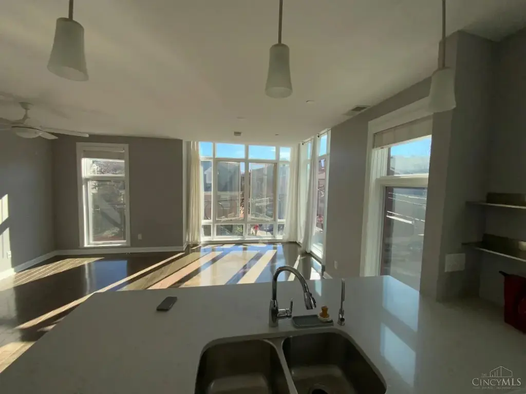 116 W 15th St #206, Cincinnati, OH 45202 