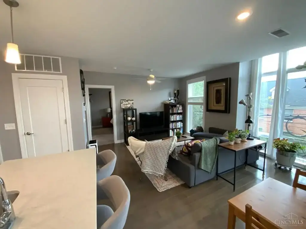 116 W 15th St #206, Cincinnati, OH 45202 