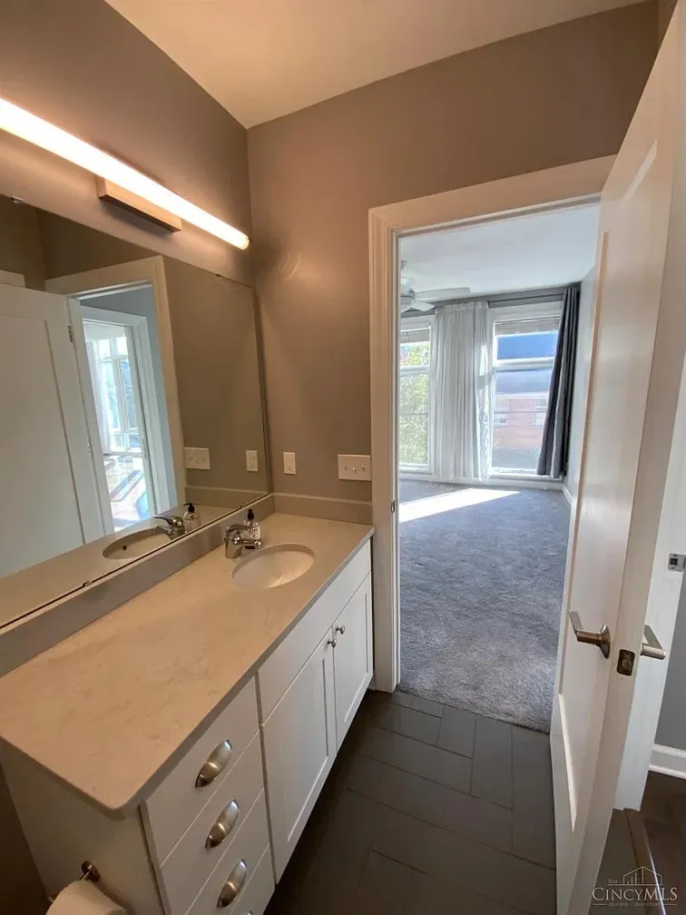 116 W 15th St #206, Cincinnati, OH 45202 