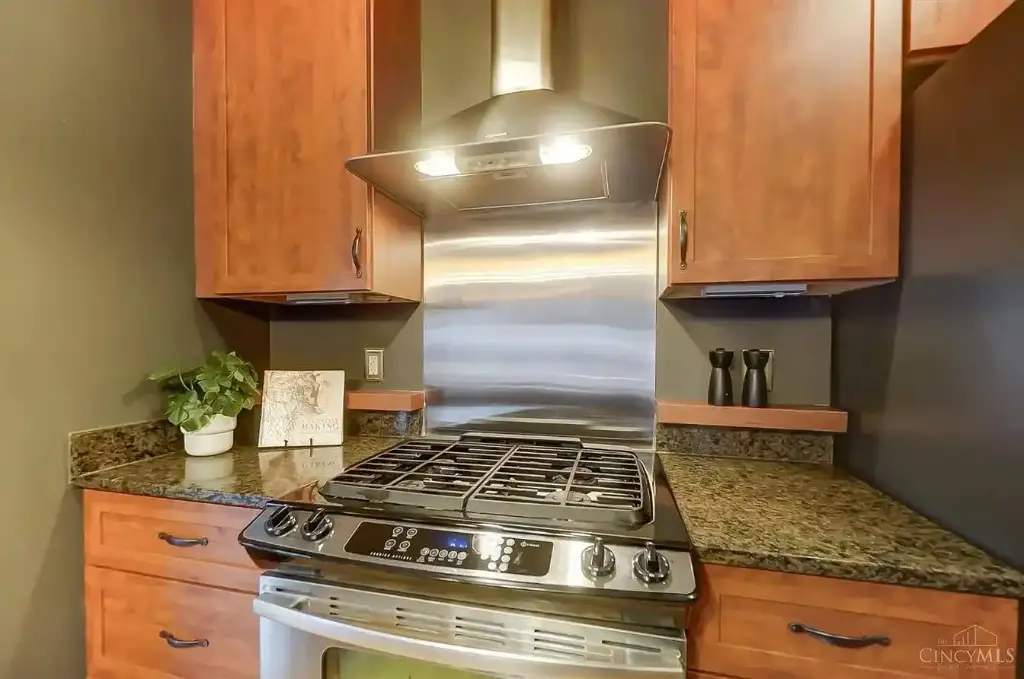 14 W 14th St #301, Cincinnati, OH 45202 