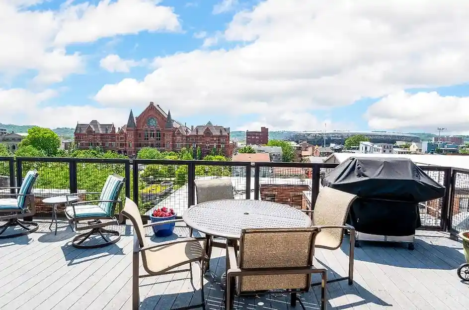 14 W 14th St #301, Cincinnati, OH 45202 