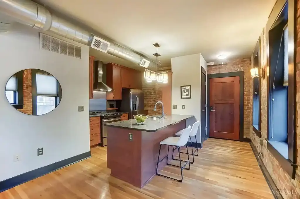 14 W 14th St #301, Cincinnati, OH 45202 