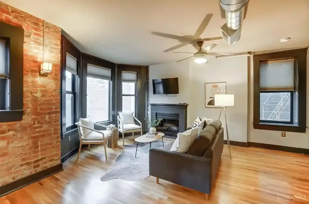 14 W 14th St #301, Cincinnati, OH 45202 