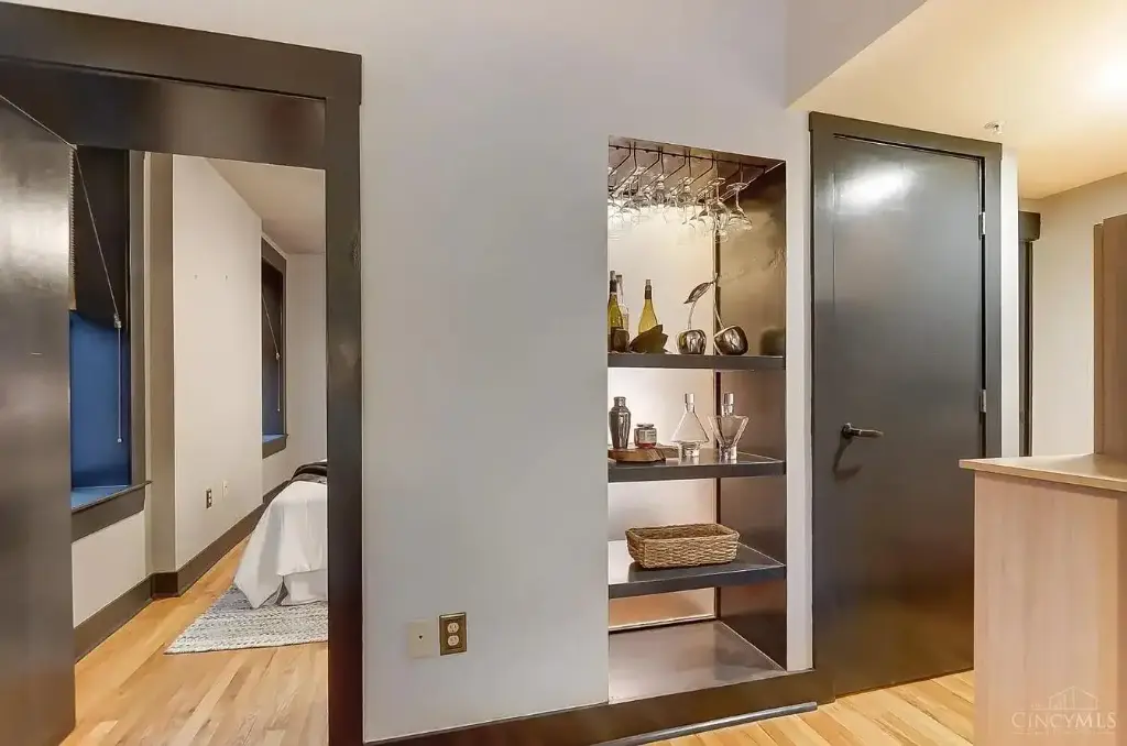 14 W 14th St #301, Cincinnati, OH 45202 