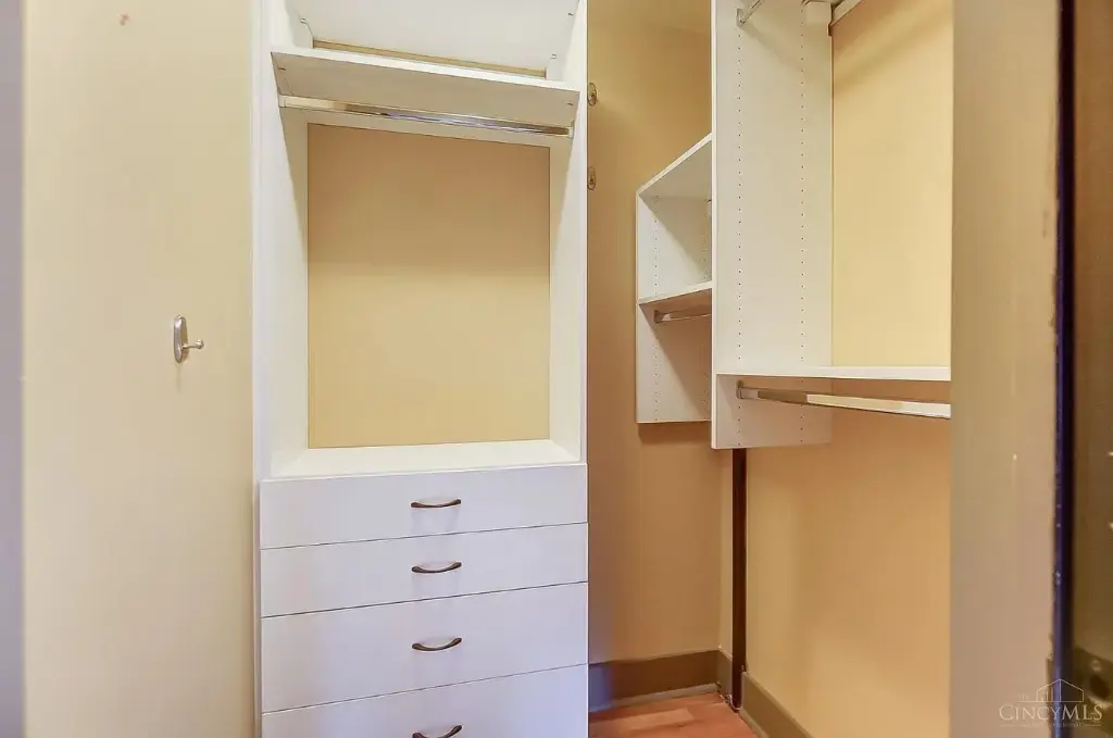 14 W 14th St #301, Cincinnati, OH 45202 