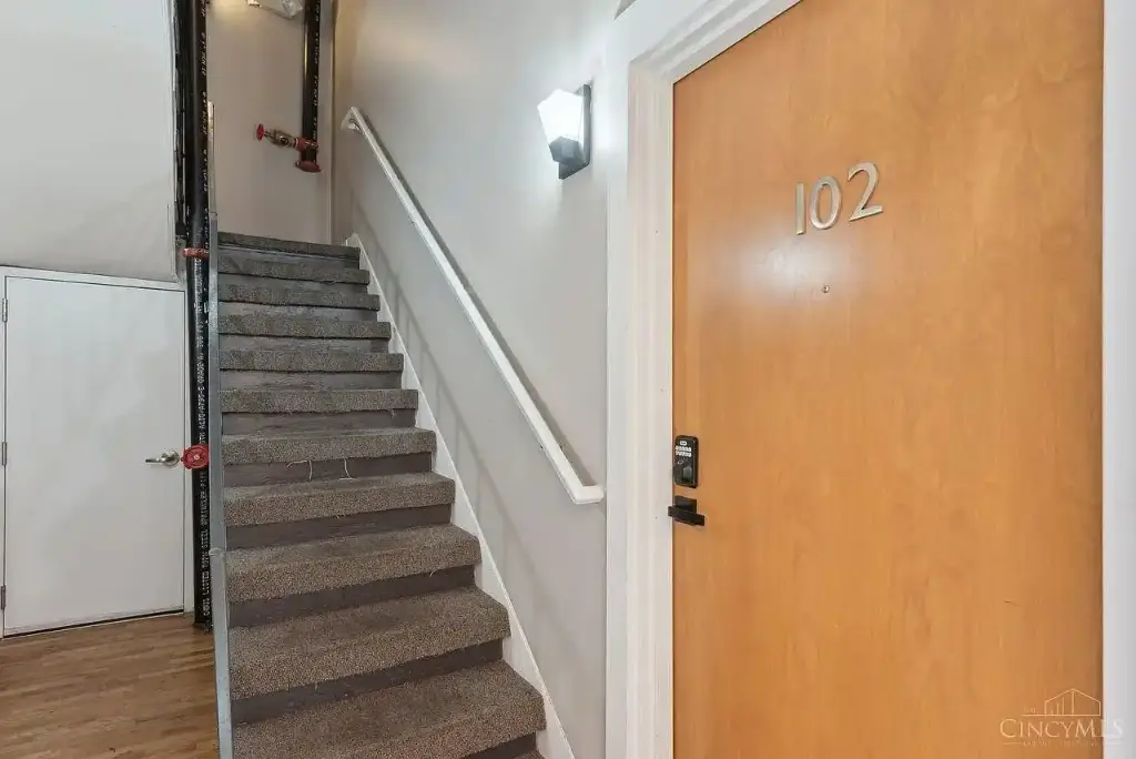 1406 Republic St APT 102, Cincinnati, OH 45202 