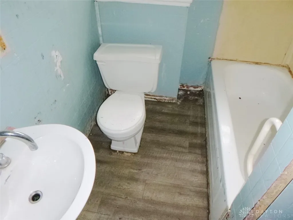 28 Utah Ct Dayton, OH 45410