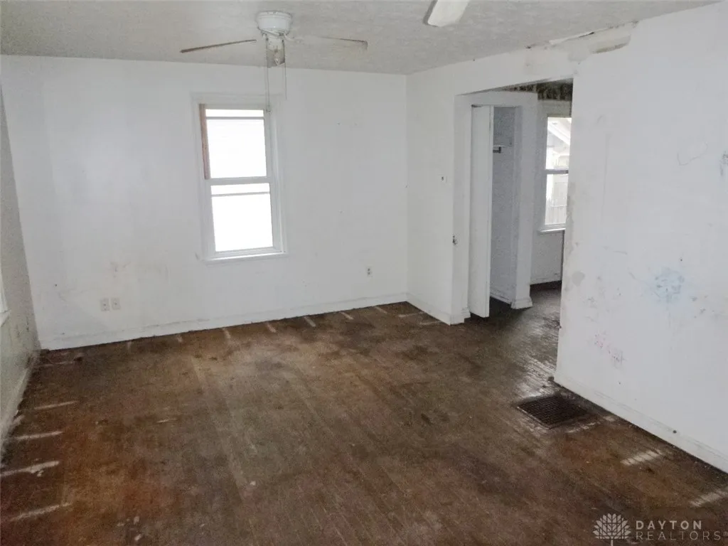 28 Utah Ct Dayton, OH 45410