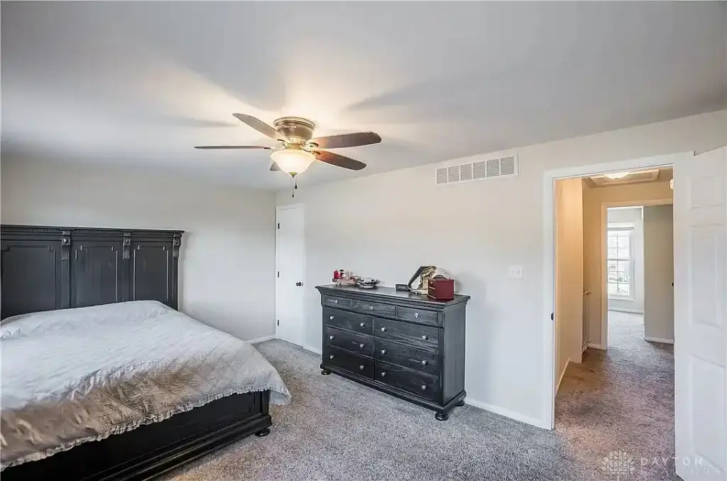1215 Georgetown Ct, Fairborn, OH 45324 