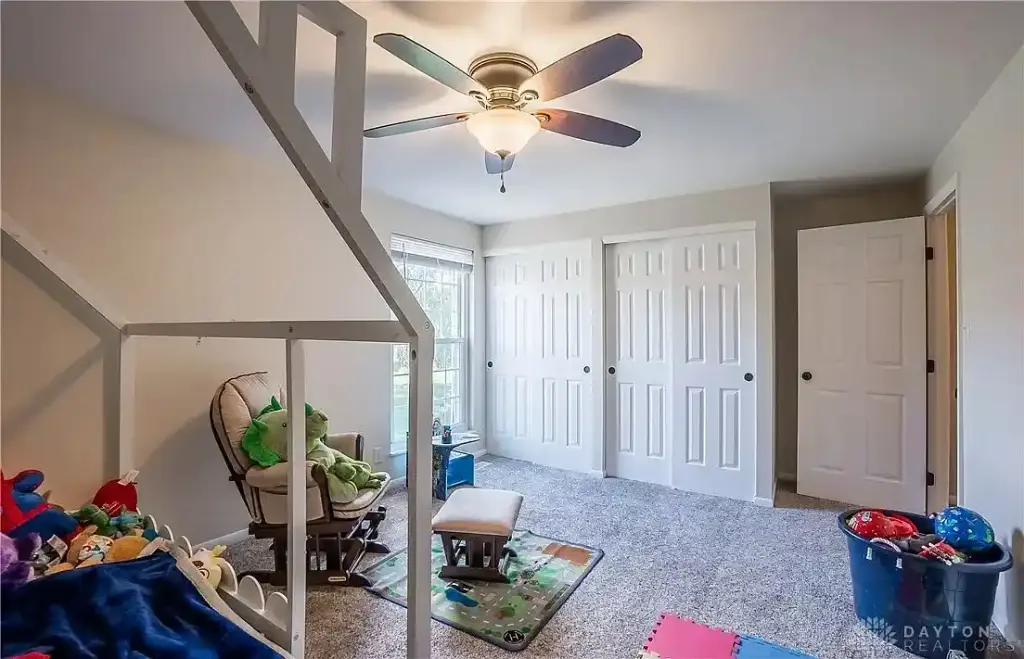 1215 Georgetown Ct, Fairborn, OH 45324 