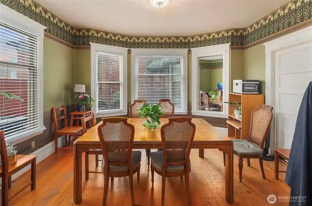 1713 Belmont Avenue, Seattle, WA 98122 