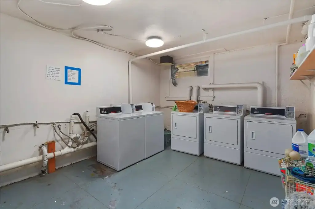 Fully Occupied Historic Building with Cap Rate 5.67% – Add More Units!
