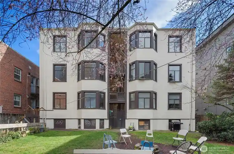 Fully Occupied Historic Building with Cap Rate 5.67% – Add More Units!