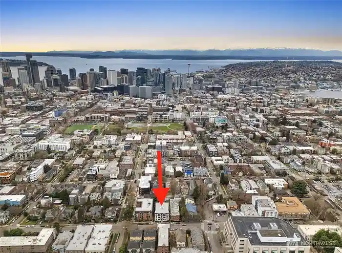 Fully Occupied Historic Building with Cap Rate 5.67% – Add More Units!